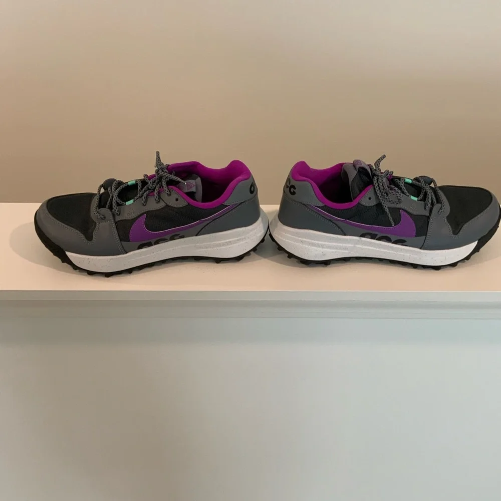 Nike ACG Gray and Purple Athletic Shoes - Picture 3 of 10